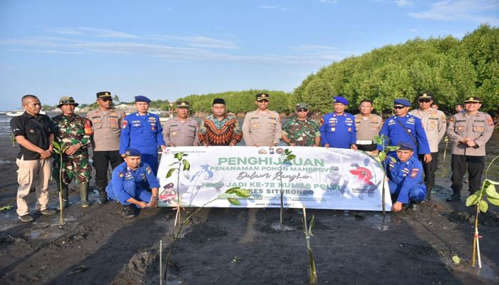 Polres Situbondo Laksanakan Penghijauan Penanaman Pohon Mangrove, Dalam Rangka HUT Humas Polri ke-72
