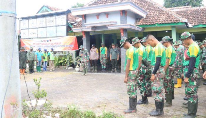 Semangat Gotong Royong Prajurit Yonif 514/9/2 Kostrad Tanggap Bencana Alam Angin Puting Beliung di Hari ke-5