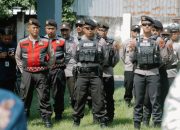 KPU Jombang Mulai Distribusikan Logistik Pemilu, Polisi Lakukan Pengawalan