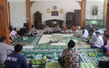 Polres Malang Gelar Forum Jumat Curhat di Pondok Pesantren Rejo Darul Mustofa